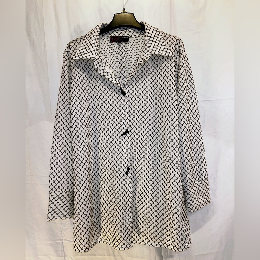 Peck & Peck Black and White Hexagon Print Blouse